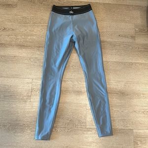 Alo Yoga Leggings in grey